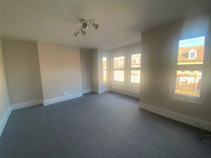 3 Bedroom Semi-Detached House To Rent In Stodart Road, London, SE20
