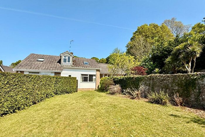 4 Bedroom Chalet For Sale In Denholm Close, Ringwood, BH24