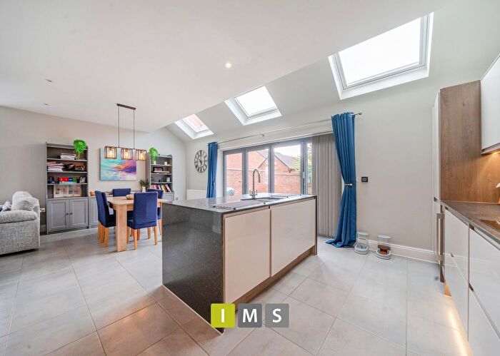 4 Bedroom Detached House For Sale In Simpson Drive, Upper Heyford, OX25