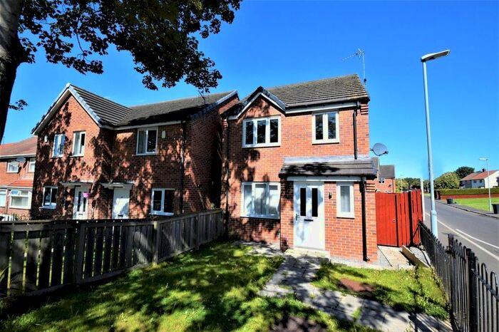 3 Bedroom Detached House To Rent In Fairbairn Road, Peterlee, County Durham, SR8