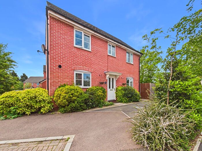 3 Bedroom Semi-Detached House For Sale In Sentinel Close, Worcester, Worcestershire, WR2