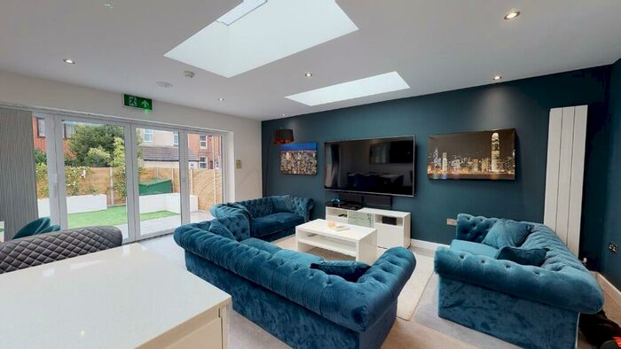 6 Bedroom Flat To Rent In Beeston Road, Dunkirk, Nottingham, NG7