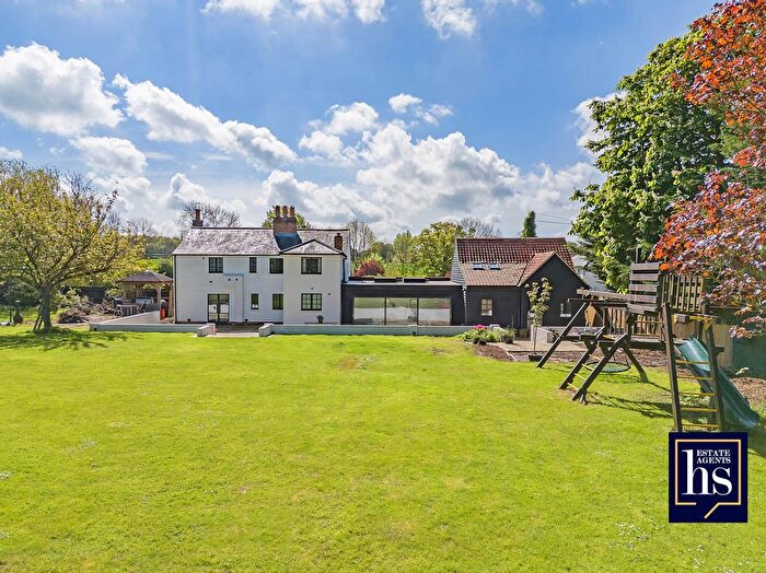 4 Bedroom Detached House For Sale In King William Iv, Tan House Lane, CM14