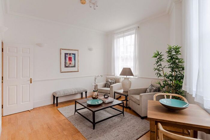 1 Bedroom Flat To Rent In George Street, Marylebone, London, W1H