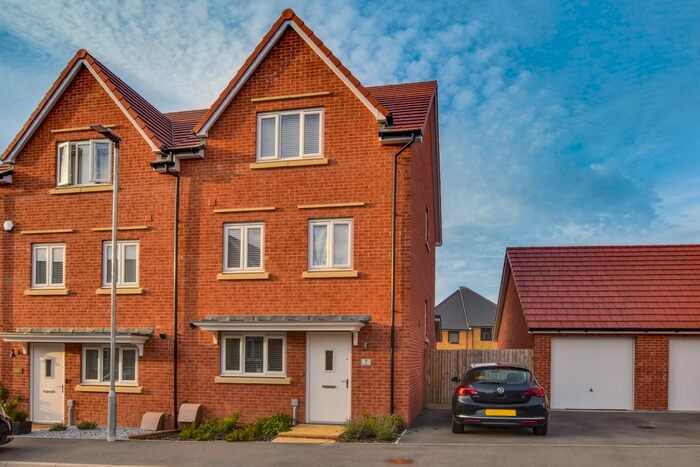 4 Bedroom Detached House To Rent In Seversend Drive, Saffron Walden, CB10