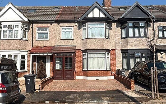 3 Bedroom Terraced House For Sale In Belfairs Drive, Chadwell Heath, RM6