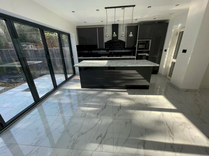 4 Bedroom Flat To Rent In Princess Avenue, Palmers Green, N13