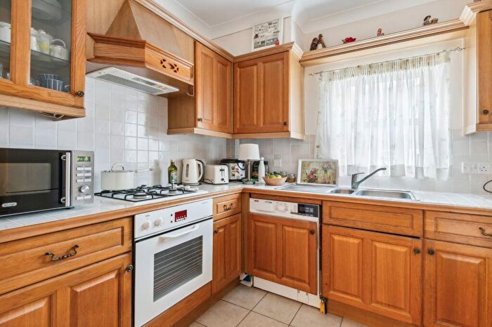 1 Bedroom Flat To Rent In Trinity Church Road, Barnes, SW13