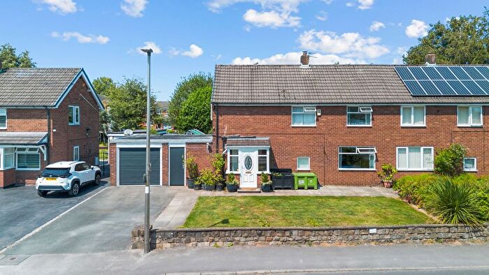 3 Bedroom Semi-Detached House For Sale In Burnsall Avenue, Lowton, WA3