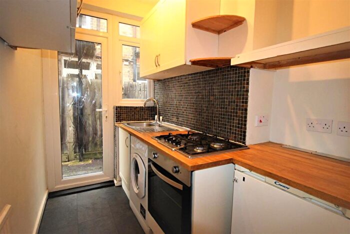 2 Bedroom Apartment To Rent In (Ground Floor) Edward Road, Walthamstow, E17