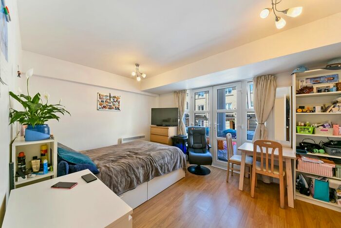 Studio To Rent In Debruin Court, Ferry Street, Isle Of Dogs, London, E14