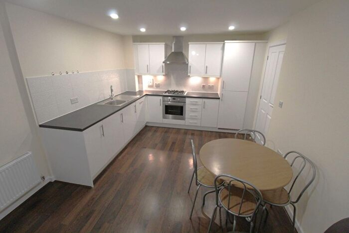 2 Bedroom Flat To Rent In Pumphouse Crescent, Watford, WD17