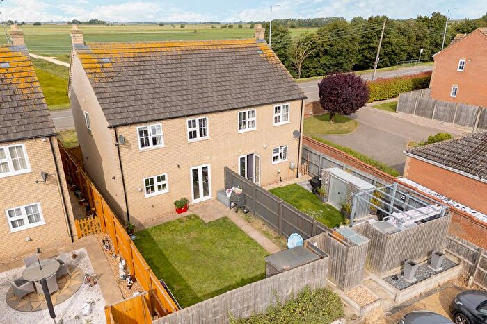 3 Bedroom Semi-Detached House For Sale In Barrier Bank, Cowbit, Spalding, PE12