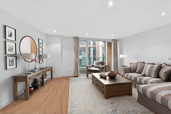 1 Bedroom Flat For Sale In Goodchild Road, London, N4