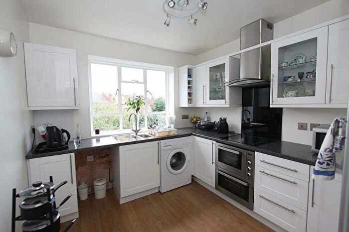 1 Bedroom Flat To Rent In Exeter Road, Mapesbury Estate, London, NW2