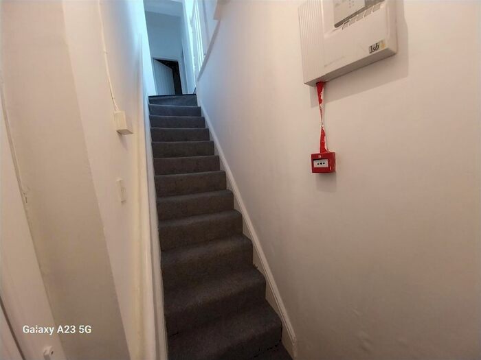 3 Bedroom Flat To Rent In Leicester Road, Salford, M7