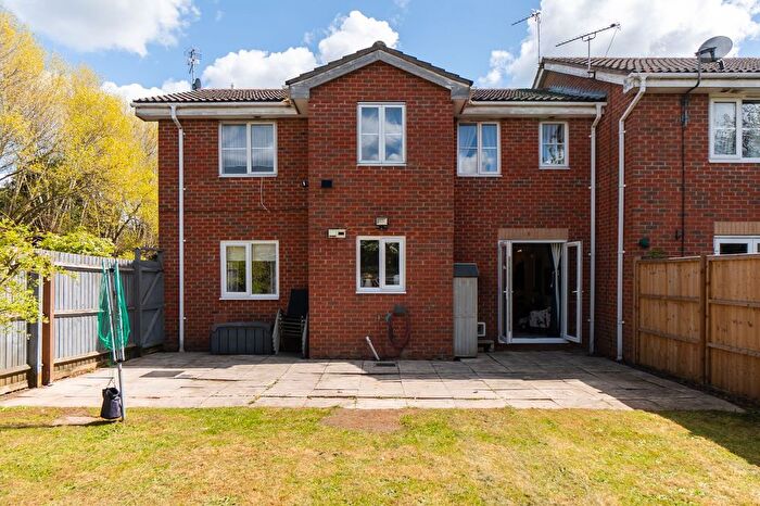 2 Bedroom Maisonette For Sale In Cookson Road, Leicester, LE4