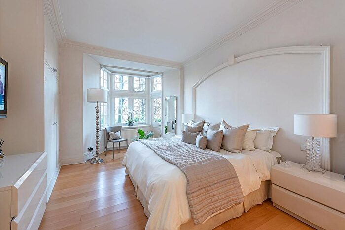 4 Bedroom Flat To Rent In Knightsbridge, Kensington And Chelsea, London, SW1X