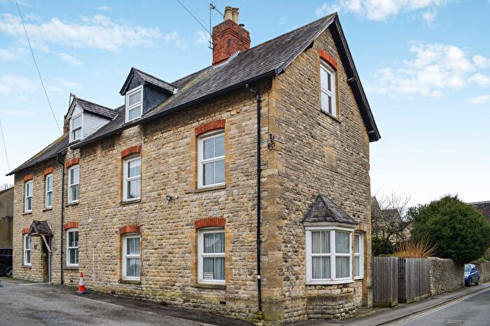 4 Bedroom Semi Detached House To Rent In Gloucester Place, Witney, OX28