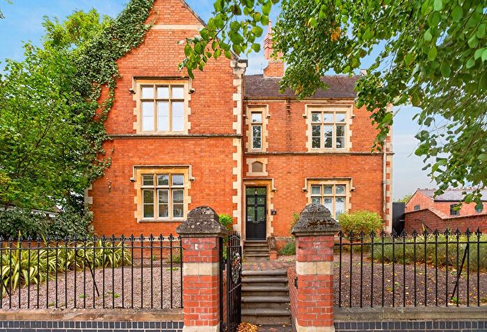 6 Bedroom Detached House For Sale In Rugby Road, Leamington Spa, Warwickshire, CV32