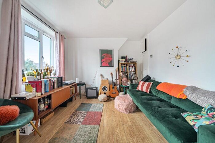 4 Bedroom Flat For Sale In Vauxhall Street, London, SE11