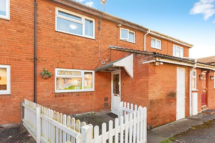3 Bedroom Terraced House For Sale In Cherwell Road, Aylesbury, HP21