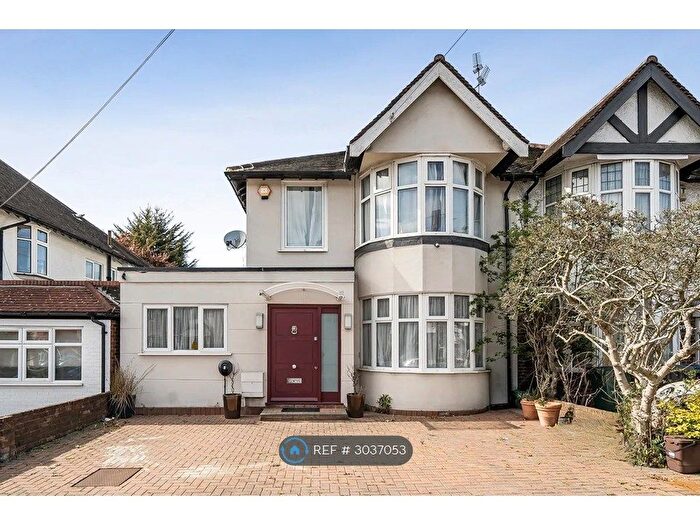 4 Bedroom Semi Detached House To Rent In Selvage Lane, London, NW7