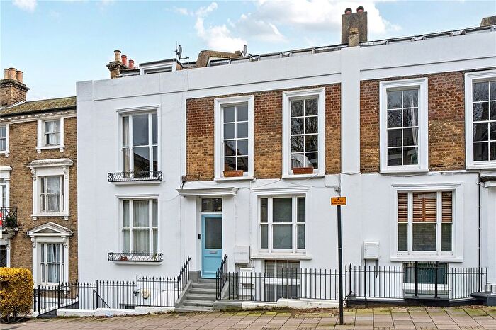 2 Bedroom Flat For Sale In Gipsy Hill, London, SE19