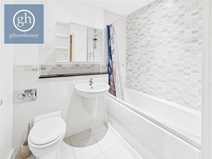 1 Bedroom Flat To Rent In Hercies Road, Hercies Road, Uxbridge, UB10