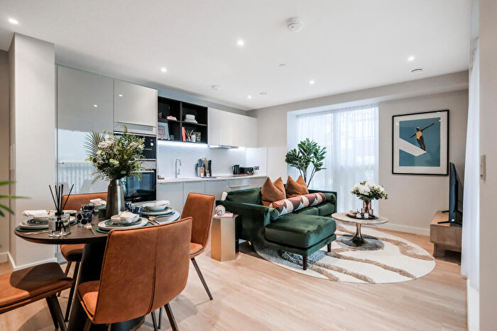 1 Bedroom Apartment For Sale In - Upper Dock Walk, , London, E16