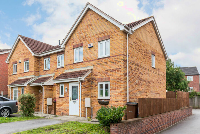 3 Bedroom Semi-Detached House To Rent In Eccles Way, Nottingham, NG3