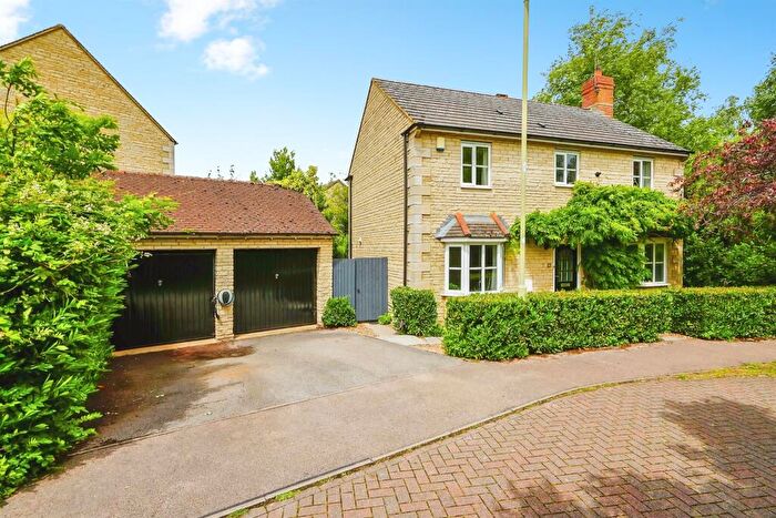 4 Bedroom Detached House For Sale In The Buntings, Bicester, OX26