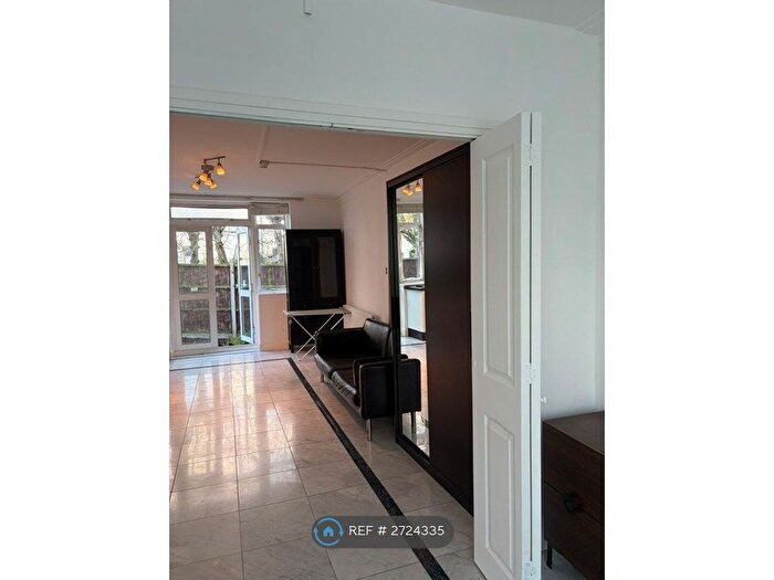 1 Bedroom Flat To Rent In Oakfield Rd, London, N3