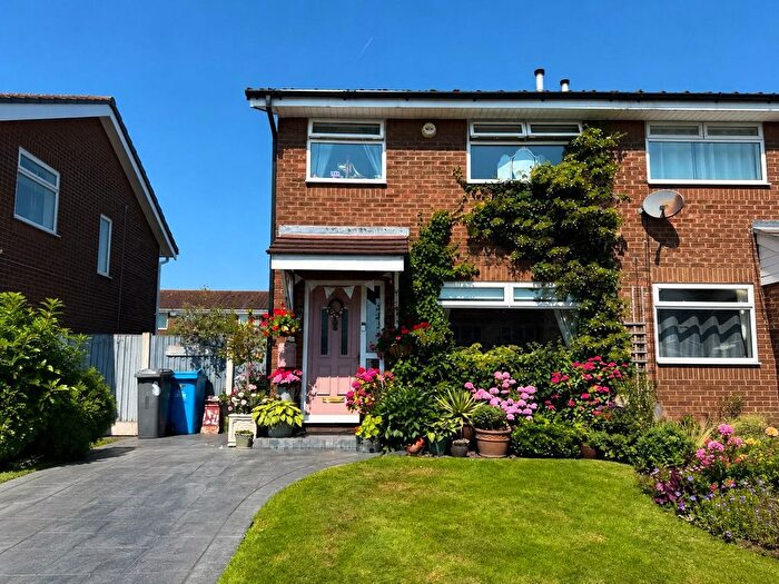 3 Bedroom Semi-Detached House For Sale In Betchworth Crescent, Runcorn, Cheshire, WA7