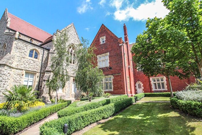 2 Bedroom Apartment To Rent In Pope Court, The Galleries, Warley, CM14