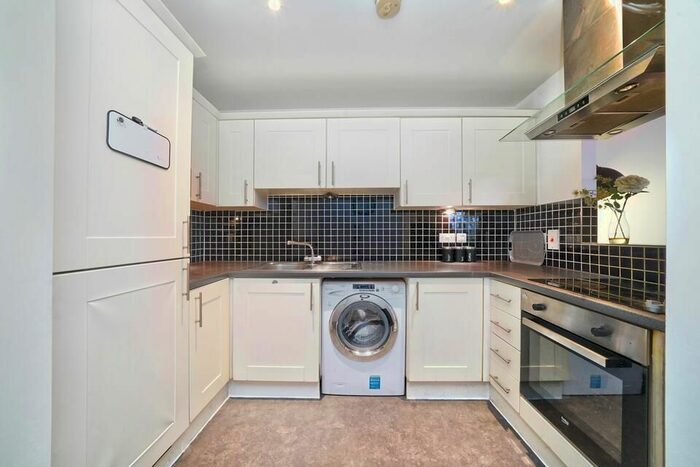 2 Bedroom Flat To Rent In Channelsea Road, London, E15