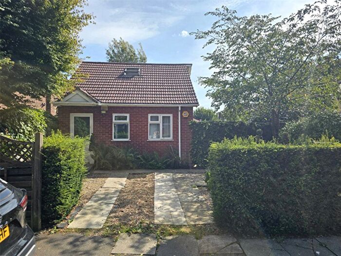 1 Bedroom Detached House To Rent In Erlesmere Gardens, Ealing, London, W13