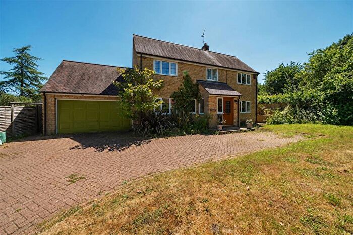 4 Bedroom Detached House For Sale In West Bourton, SP8