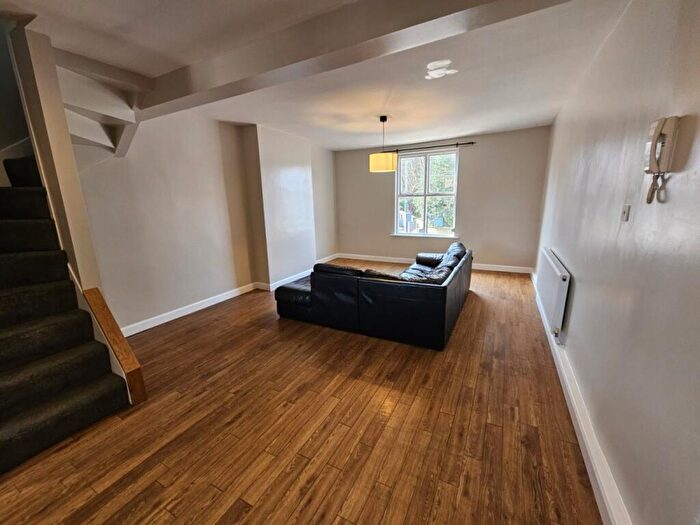 2 Bedroom Apartment To Rent In Langsett Road, Hillsborough, S6