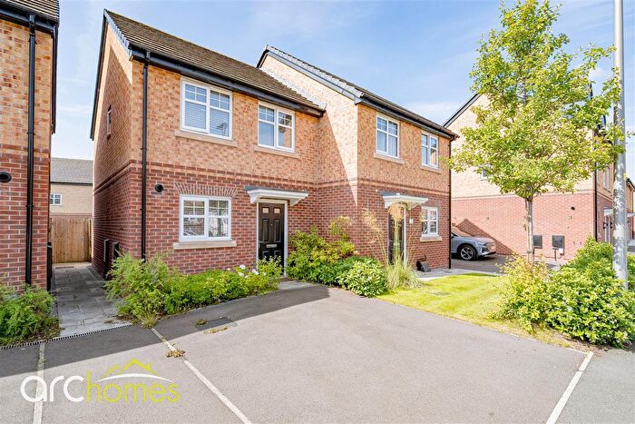 2 Bedroom Semi-Detached House To Rent In Drysalter Place, Atherton, Manchester, M46