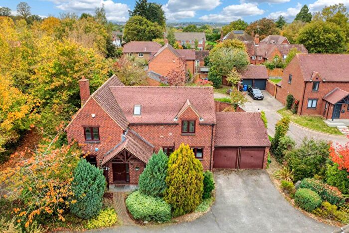 4 Bedroom Detached House For Sale In Top Common, Warfield, RG42