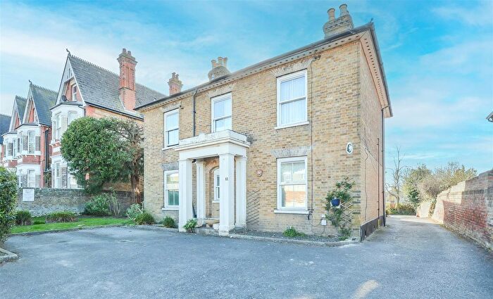 1 Bedroom Property To Rent In Warley Hill, Warley, CM14