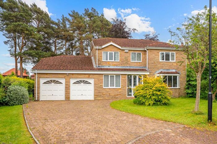 4 Bedroom Detached House For Sale In The Lawns, Harrogate, HG2