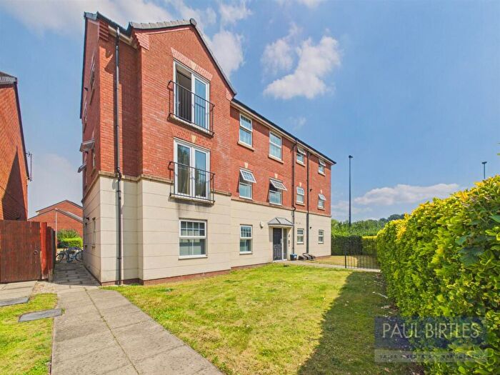 2 Bedroom Flat For Sale In Roseway Avenue, Cadishead, Manchester, M44