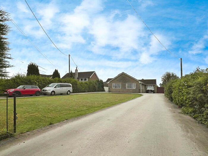 4 Bedroom Detached Bungalow For Sale In Whiphill Lane, Armthorpe, Doncaster, DN3