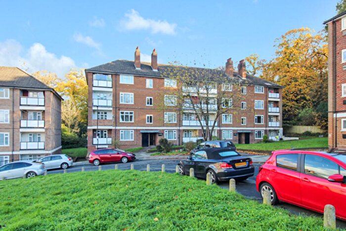 2 Bedroom Flat To Rent In Commonwealth Way, London, SE2