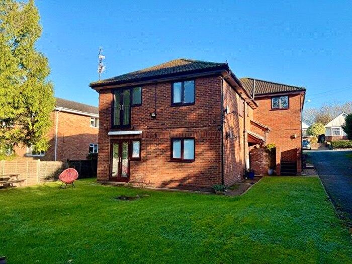 1 Bedroom Flat To Rent In Camellia Court, Woodmill Lane, SO18