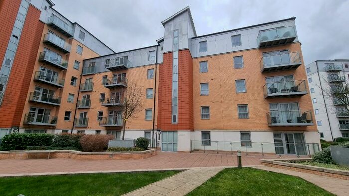 1 Bedroom Apartment To Rent In Queen Mary Avenue, London, E18