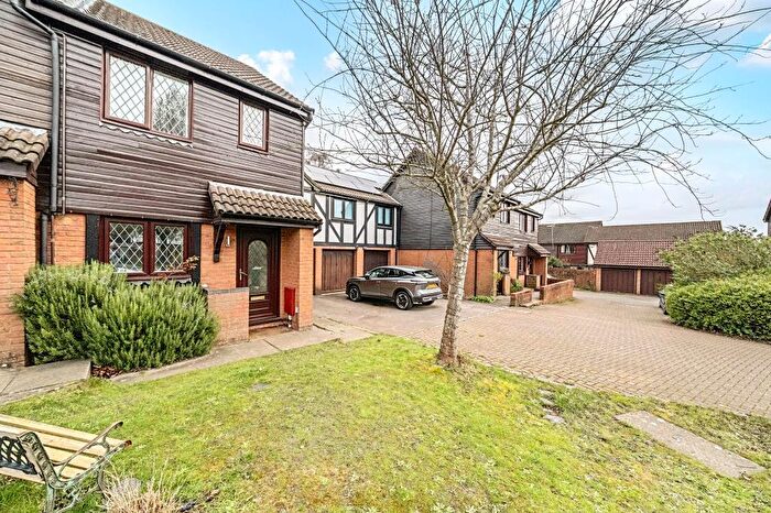 2 Bedroom End Of Terrace House For Sale In Windlesham, Surrey, GU20