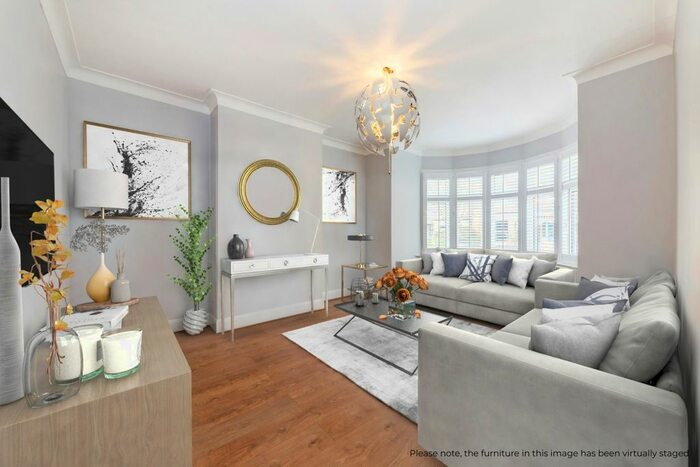 3 Bedroom Semi-Detached House To Rent In Goodwyns Vale, London, N10